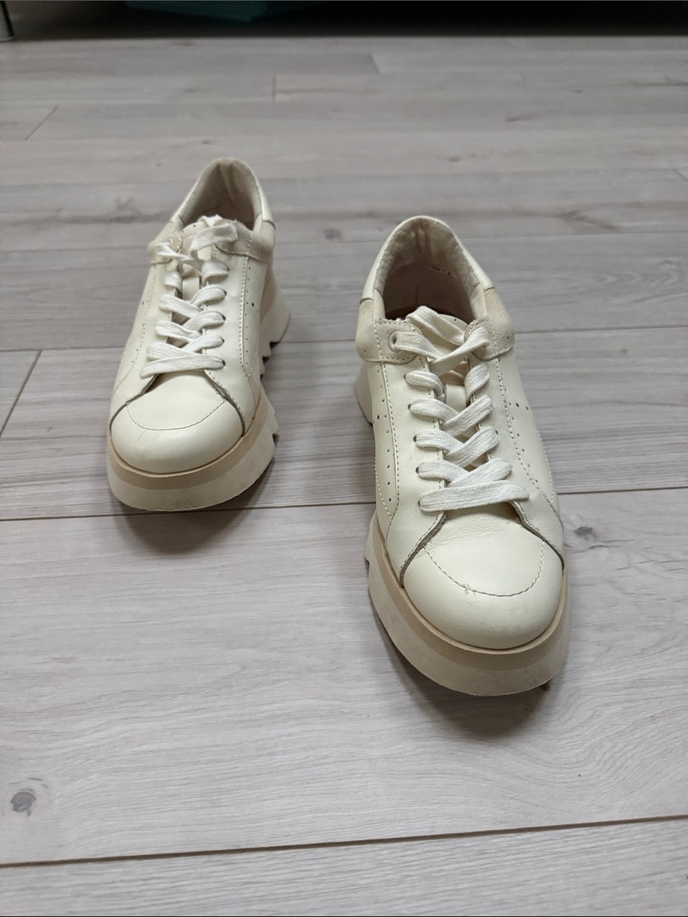 Dolce Vita White and Cream Platform Lace-Up Sneakers Size 8
